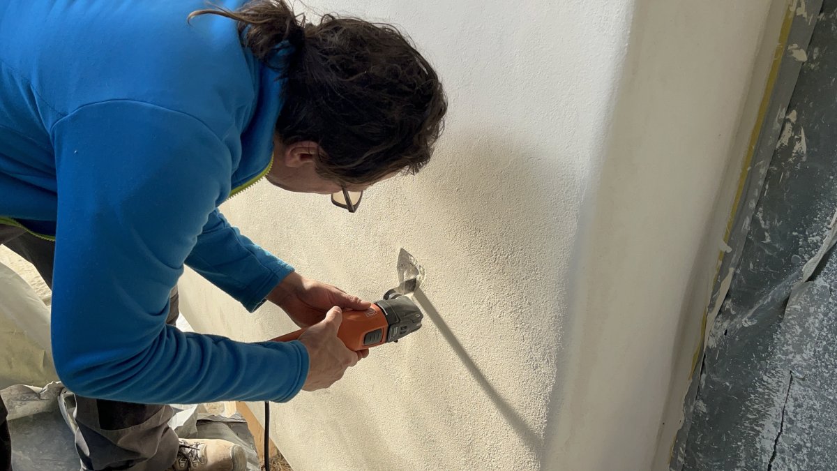 Article 28 :Boîtiers oubliés et tuiles coupées : les derniers ajustements